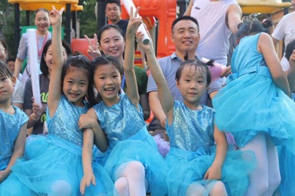 炒股配资服务 一路生花，未来可期，高新区中垠雅苑幼儿园举行毕业典礼